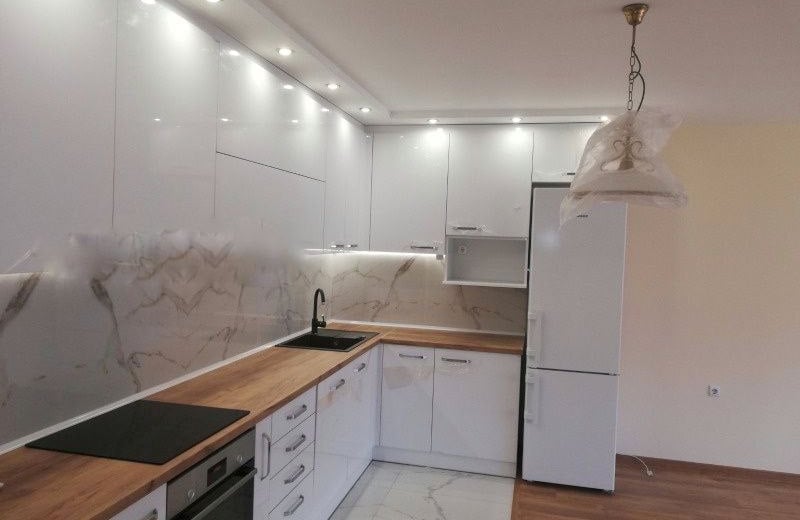 Location d’un appartement spacieux et lumineux de 3 pièces, 130 m², Varna, Bulgarie
